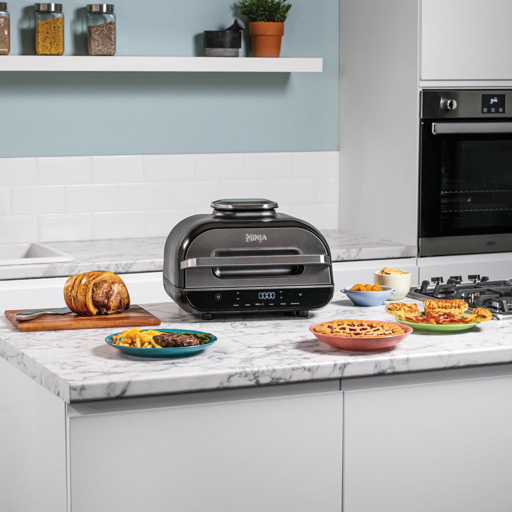 Ninja Foodi MAX Grill & Air Fryer avec Sonde de Cuisson Numérique, 5,7L, 6 Fonctions de Cuisson, Air Fry, Grille, Cuit, Rotis et bien plus, Pièces Lavables au Lave-vaisselle 2460W, Gris/Argent AG551EU